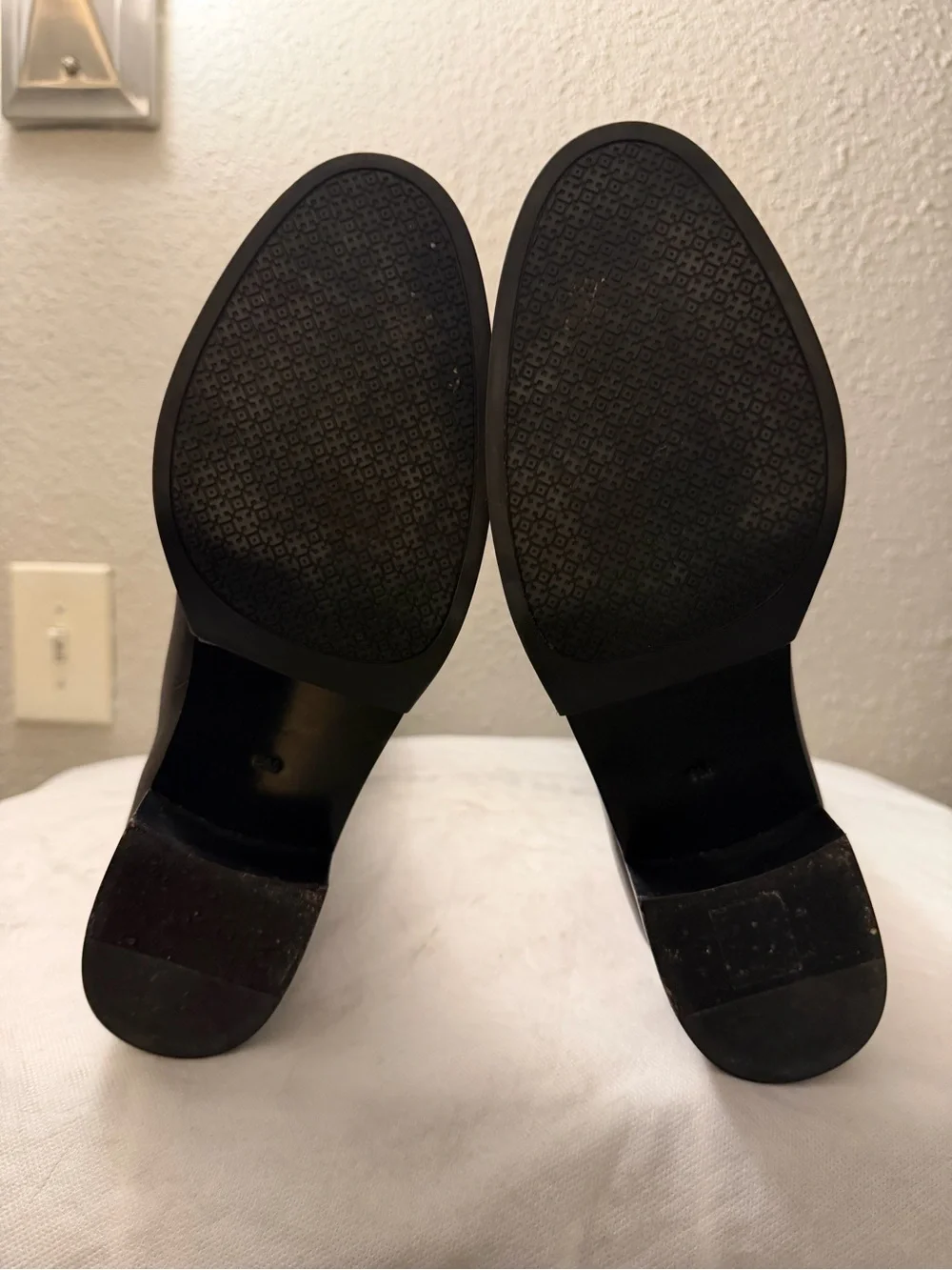 TORY BURCH CAITLIN LEATHER LOGO RIDING BOOT BLACK BLOCK ($510),pre-owned,SZ9M